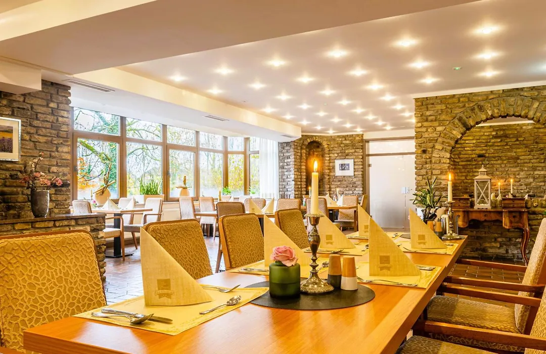 Sport- und Tagungshotel De Poort-1